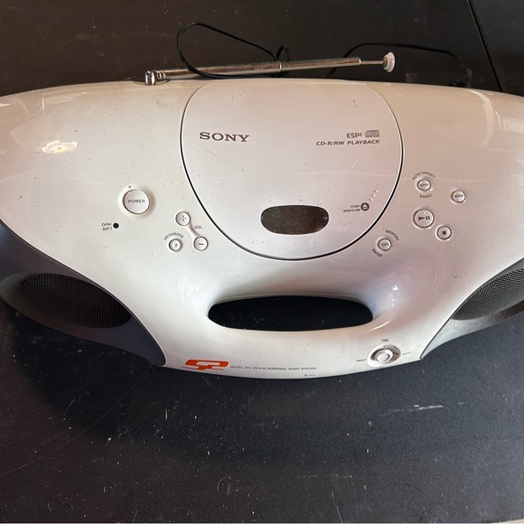 Sony Portable CD Player - White - Picture 1 of 4
